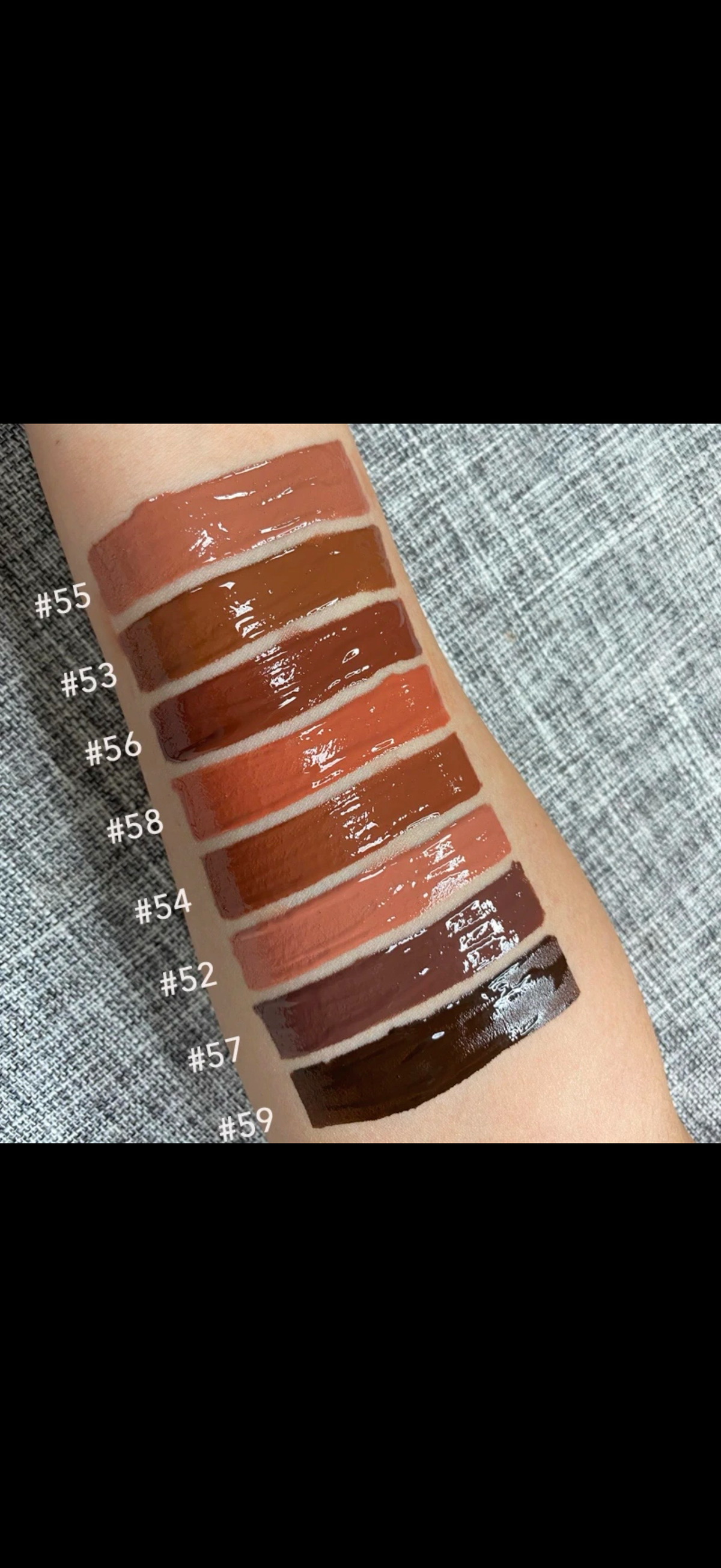 Prefilled Logo on Lipgloss Tubes